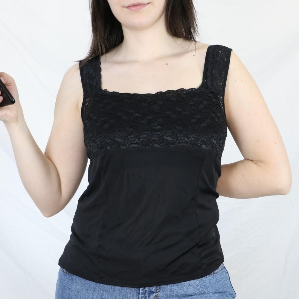 Vintage Lace Tank 🖤